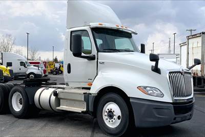 International LT625 Day Cab Truck - A26 430HP, 10 Speed