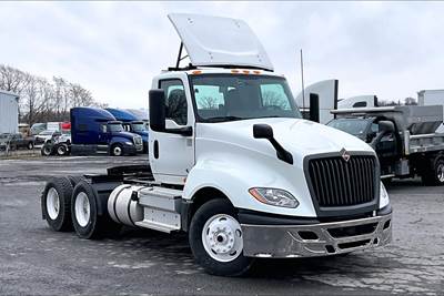 International LT625 Day Cab Truck - Cummins 450HP, 12 Speed