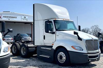 International LT625 Day Cab Truck - A26 400HP, 12 Speed