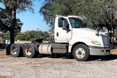 International LT625 Day Cab Truck - A26 430HP, 10 Speed