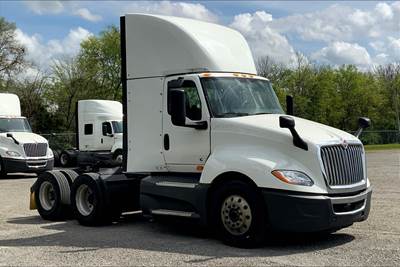 International LT625 Day Cab Truck - Cummins 400HP, 12 Speed