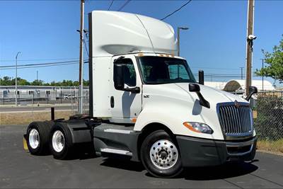 International LT625 Day Cab Truck - Cummins 400HP, 12 Speed