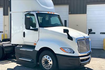 International LT625 Day Cab Truck - A26 400HP, 12 Speed