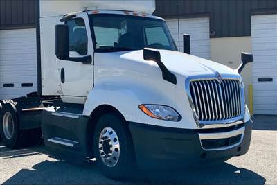 International LT625 Day Cab Truck - Cummins 400HP, 12 Speed