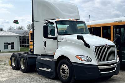 International LT625 Day Cab Truck - Cummins 400HP, 12 Speed