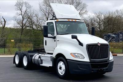 International LT625 Day Cab Truck - Cummins 450HP, 12 Speed