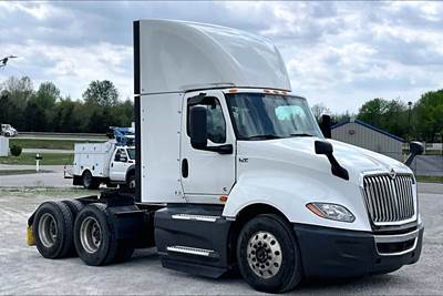 International LT625 Day Cab Truck - Cummins 400HP, 12 Speed
