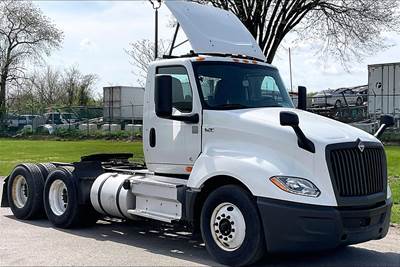 International LT625 Day Cab Truck - Cummins 450HP, 12 Speed