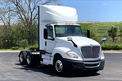 International LT625 Day Cab Truck - Cummins 400HP, 12 Speed