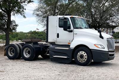 International LT625 Day Cab Truck - Cummins 400HP, 12 Speed