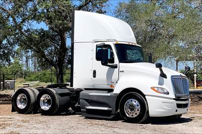International LT625 Day Cab Truck - A26 400HP, 12 Speed