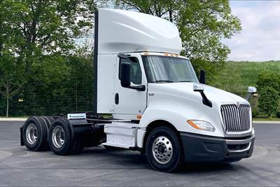 International LT625 Day Cab Truck - Cummins 400HP, 12 Speed