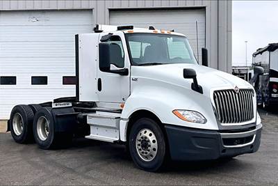 International LT625 Day Cab Truck - Cummins 400HP, 12 Speed