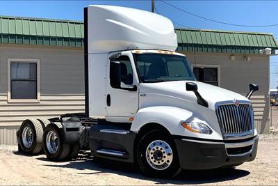 International LT625 Day Cab Truck - A26 400HP, 12 Speed