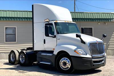 International LT625 Day Cab Truck - A26 400HP, 12 Speed