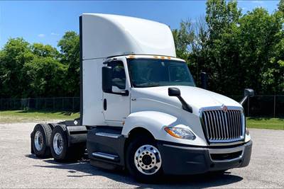 International LT625 Day Cab Truck - A26 400HP, 12 Speed