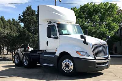 International LT625 Day Cab Truck - Cummins 400HP, 12 Speed