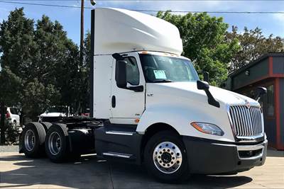 International LT625 Day Cab Truck - A26 400HP, 12 Speed