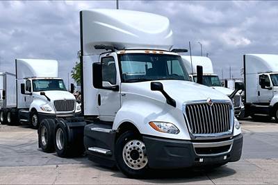 International LT625 Day Cab Truck - A26 400HP, 12 Speed