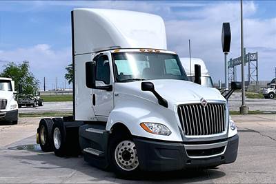 International LT625 Day Cab Truck - Cummins 400HP, 12 Speed