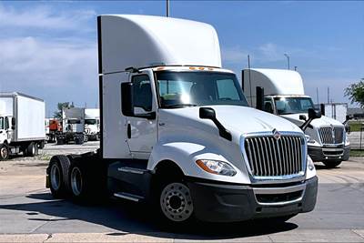 International LT625 Day Cab Truck - Cummins 400HP, 12 Speed