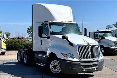 International LT625 Day Cab Truck - A26 400HP, 12 Speed
