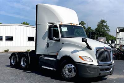 International LT625 Day Cab Truck - A26 400HP, 12 Speed