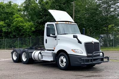International LT625 Day Cab Truck - Cummins 450HP, 12 Speed