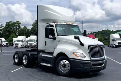 International LT625 Day Cab Truck - Cummins 400HP, 12 Speed