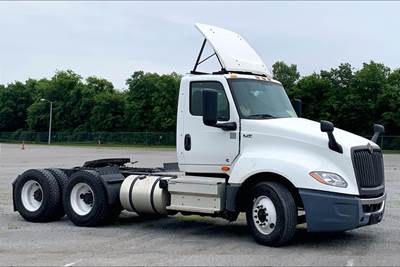 International LT625 Day Cab Truck - Cummins 450HP, 12 Speed