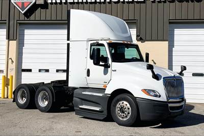 International LT625 Day Cab Truck - A26 400HP, 12 Speed