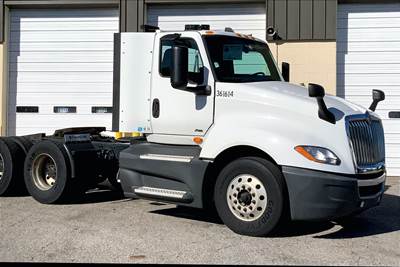 International LT625 Day Cab Truck - A26 400HP, 12 Speed