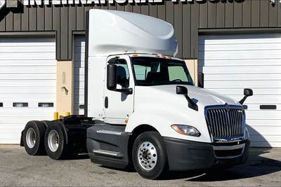 International LT625 Day Cab Truck - Cummins 400HP, 12 Speed