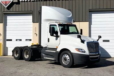 International LT625 Day Cab Truck - Cummins 400HP, 12 Speed