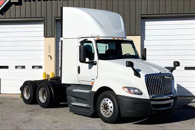 International LT625 Day Cab Truck - A26 400HP, 12 Speed
