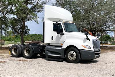 International LT625 Day Cab Truck - Cummins 400HP, 12 Speed