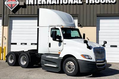 International LT625 Day Cab Truck - A26 400HP, 12 Speed