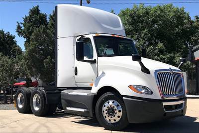 International LT625 Day Cab Truck - Cummins 400HP, 12 Speed