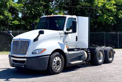 International LT625 Day Cab Truck - A26 400HP, 12 Speed