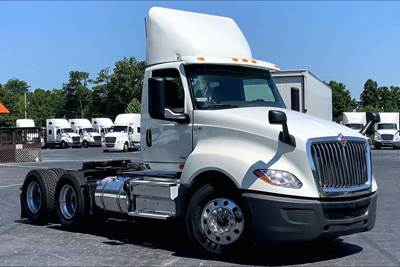 International LT625 Day Cab Truck - A26 430HP, 10 Speed