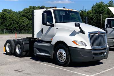 International LT625 Day Cab Truck - Cummins 400HP, 12 Speed