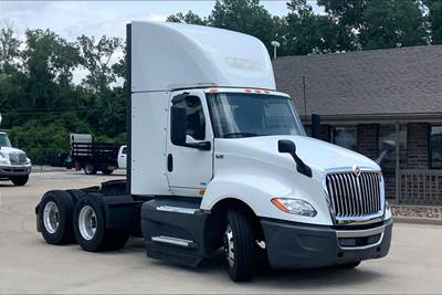 International LT625 Day Cab Truck - A26 400HP, 12 Speed