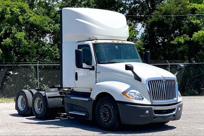 International LT625 Day Cab Truck - Cummins 400HP, 12 Speed