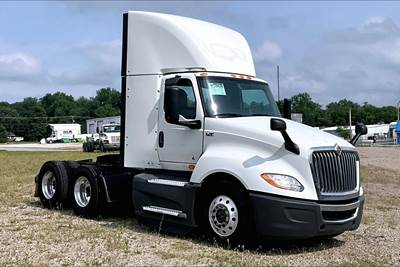 International LT625 Day Cab Truck - Cummins 400HP, 12 Speed