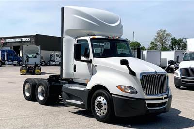 International LT625 Day Cab Truck - Cummins 400HP, 12 Speed