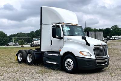 International LT625 Day Cab Truck - Cummins 400HP, 12 Speed