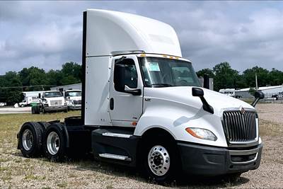 International LT625 Day Cab Truck - A26 400HP, 12 Speed