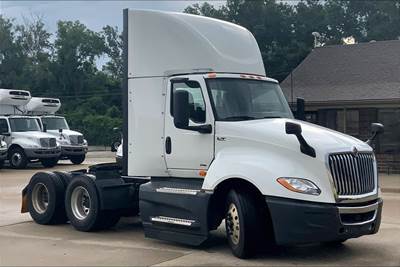 International LT625 Day Cab Truck - A26 400HP, 12 Speed