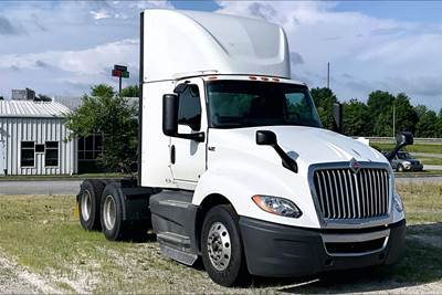 International LT625 Day Cab Truck - Cummins 400HP, 12 Speed