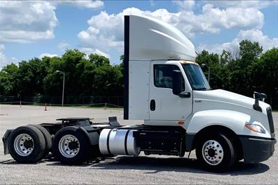 International LT625 Day Cab Truck - Cummins 450HP, 12 Speed